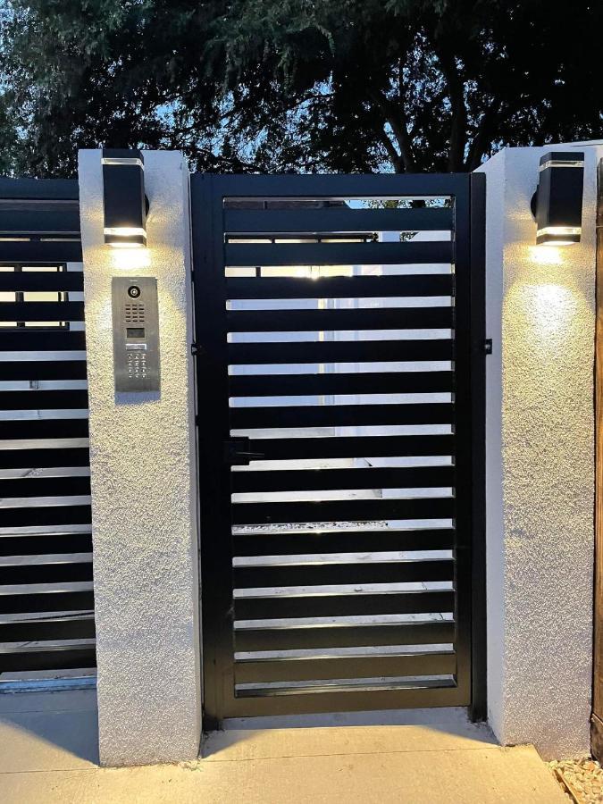 Gated Private House With Own Parking Sherman Oaks Los Angeles Esterno foto